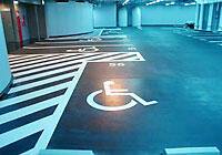 写真 車椅子のかた専用駐車場