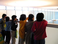 図書館での取材