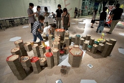 スゴロクロゴス。サイコロを振ってクイズに答える