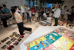 のりもの双六。出た目によって乗り物にのって、会場を周遊する