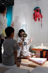 関西からの出展作家、フジタマさんの作品解説