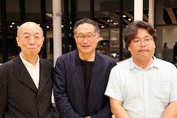 鷲田清一館長との記念撮影