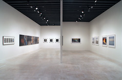 「まっぷたつの風景」展示会場の様子