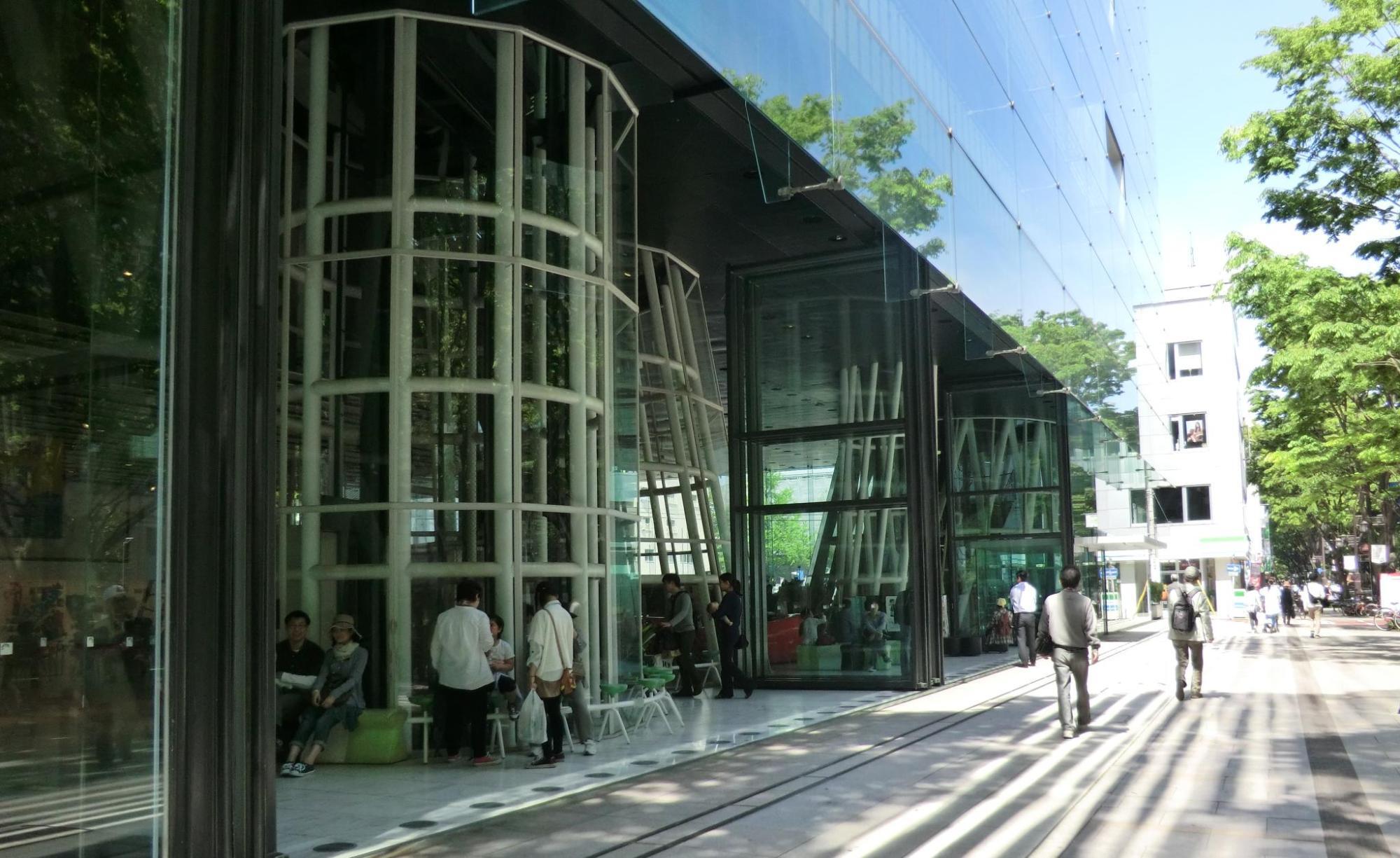 写真 1階大型開口を開けた様子